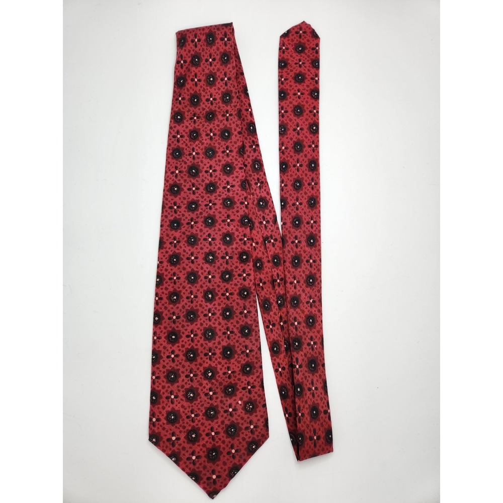 Jim Thompson Dot Design Silk Tie Red Made in Thailand 54"‎ X 4.5 " - Picture 2 of 7